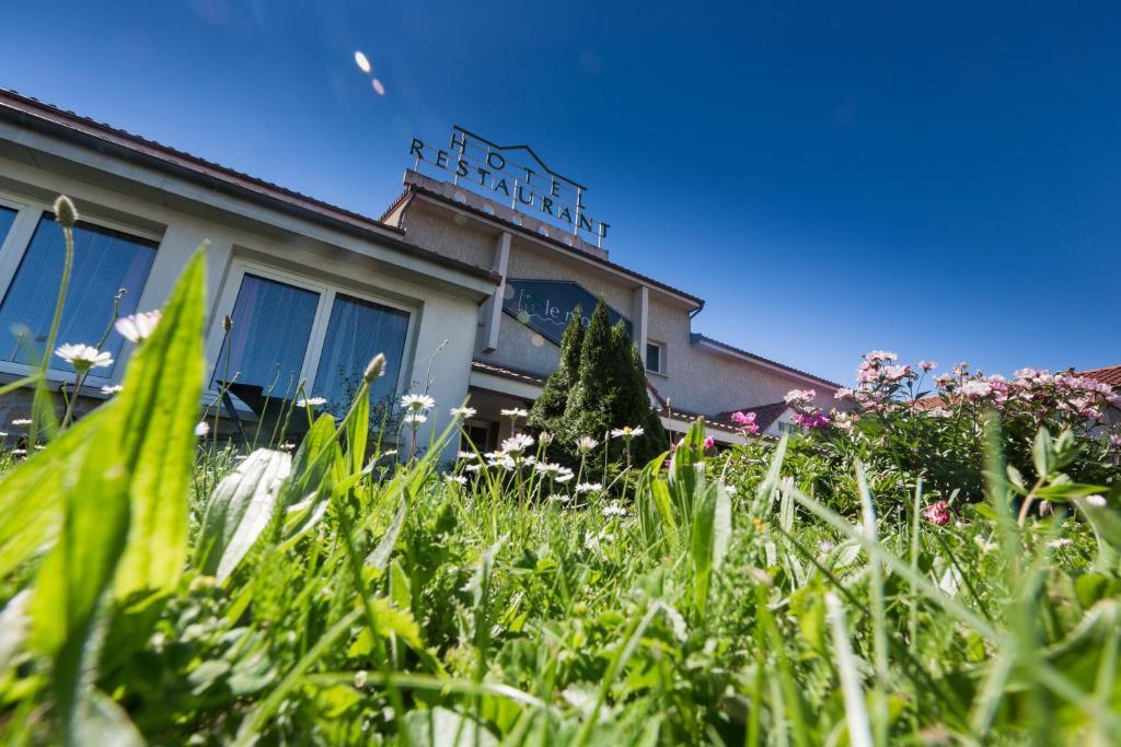 Logis Hotel Le Moulin Des Gardelles Riom Dış mekan fotoğraf