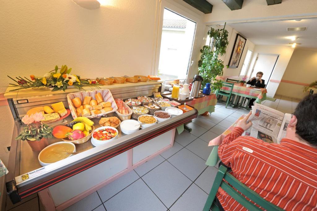Logis Hotel Le Moulin Des Gardelles Riom Dış mekan fotoğraf