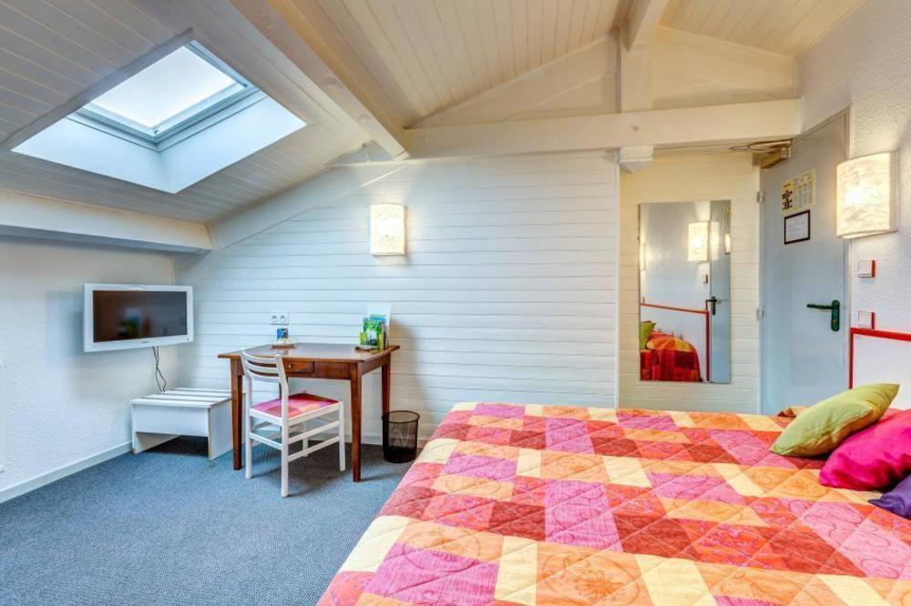Logis Hotel Le Moulin Des Gardelles Riom Dış mekan fotoğraf