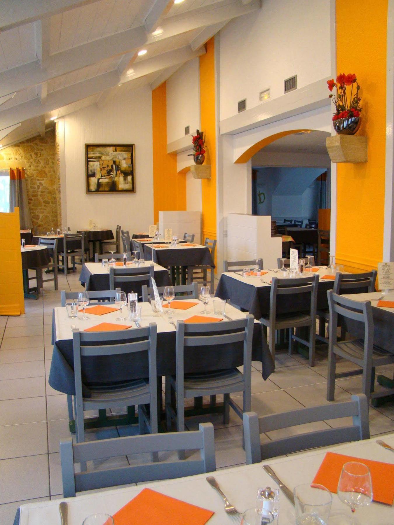 Logis Hotel Le Moulin Des Gardelles Riom Dış mekan fotoğraf