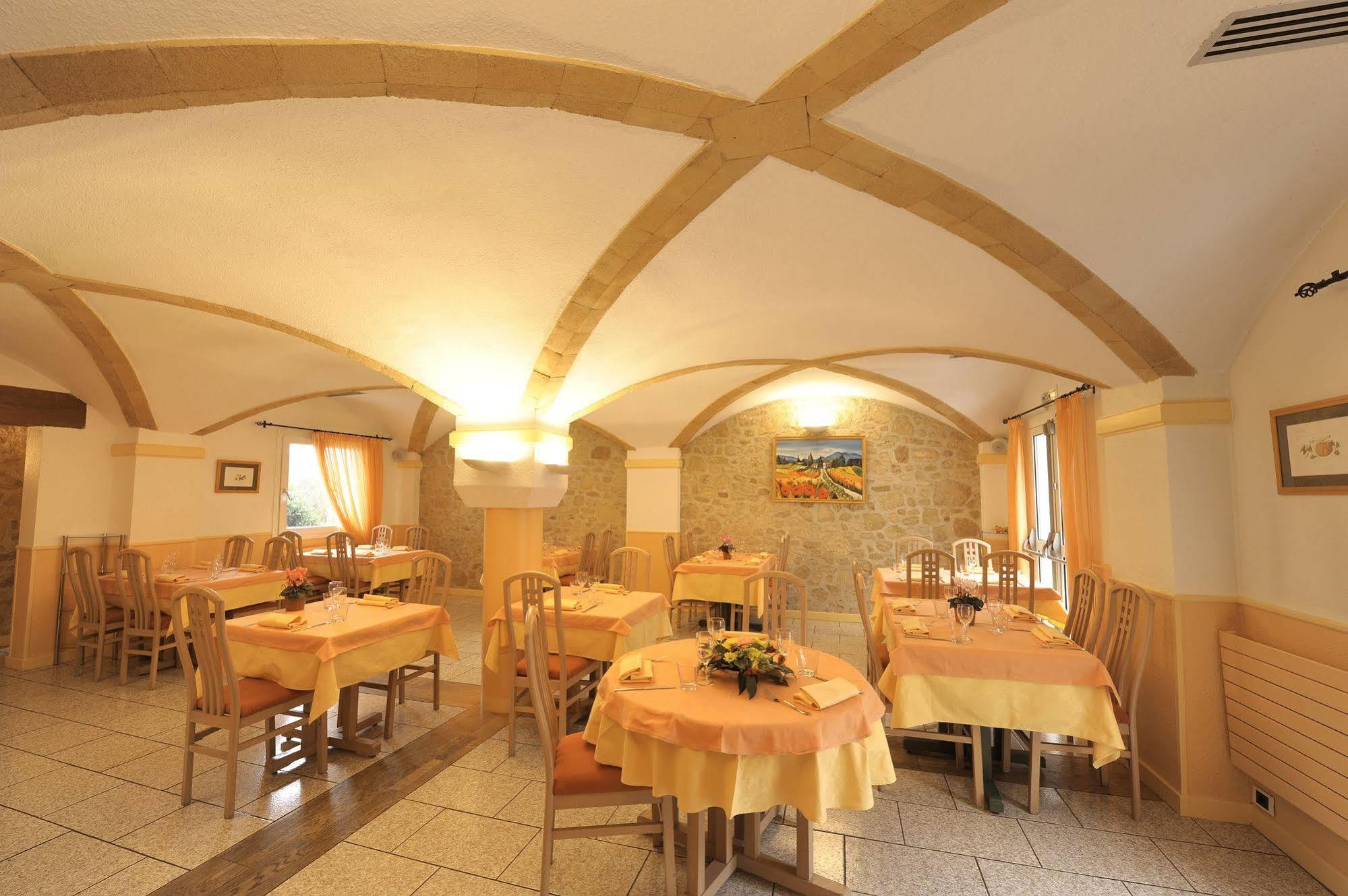 Logis Hotel Le Moulin Des Gardelles Riom Dış mekan fotoğraf