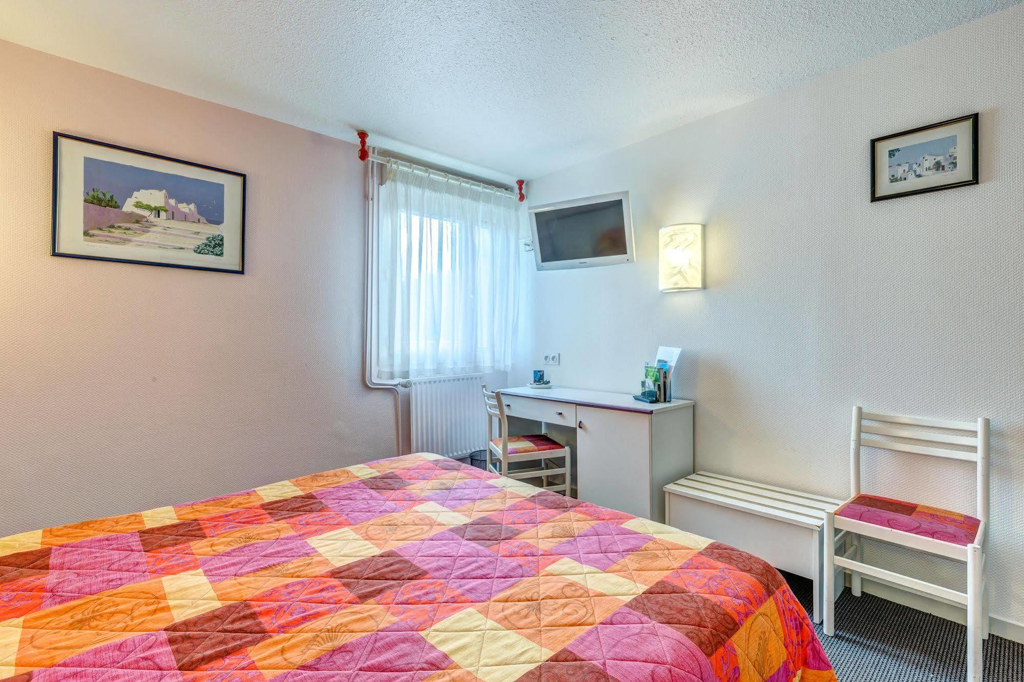 Logis Hotel Le Moulin Des Gardelles Riom Dış mekan fotoğraf