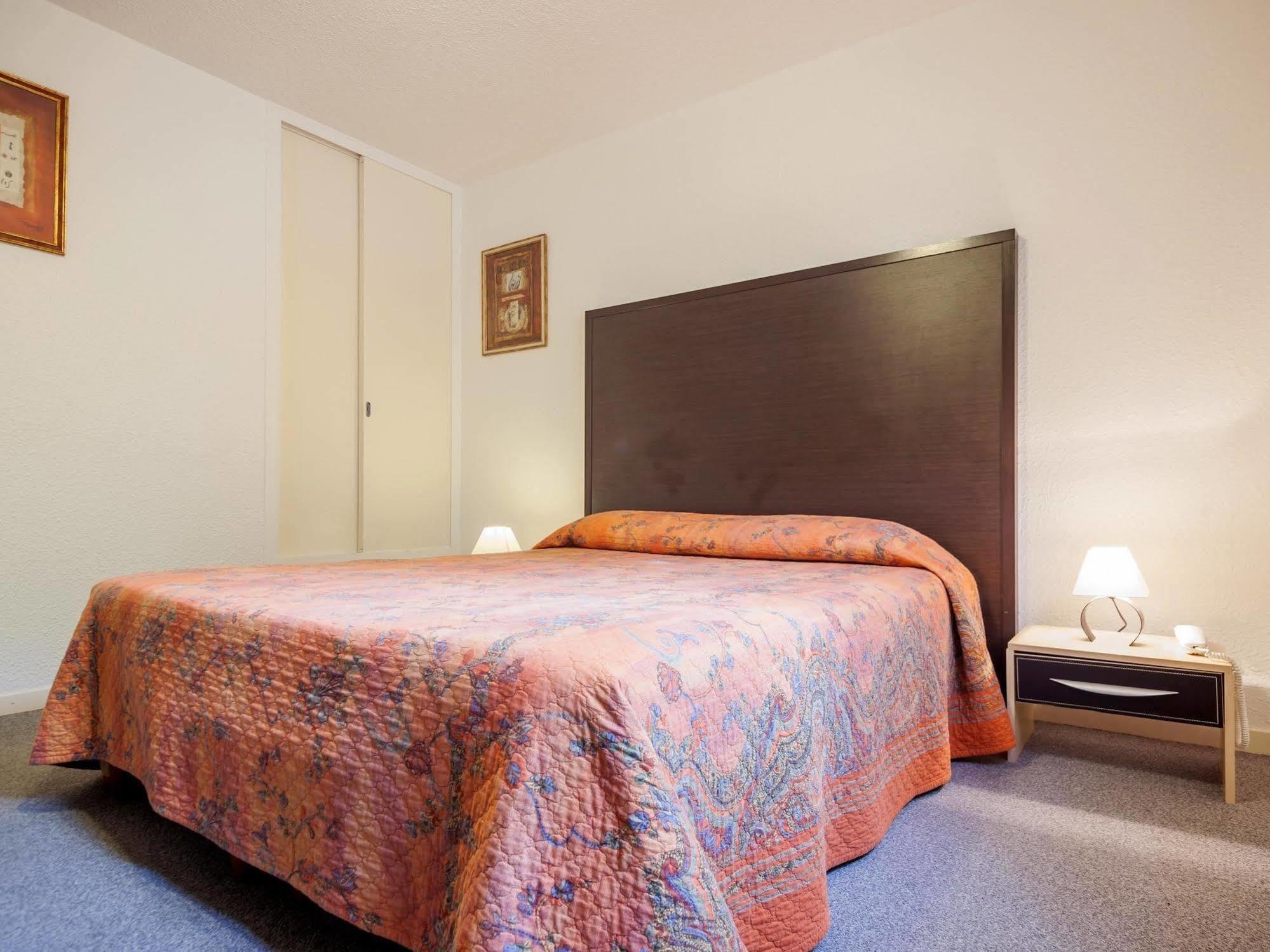 Logis Hotel Le Moulin Des Gardelles Riom Dış mekan fotoğraf