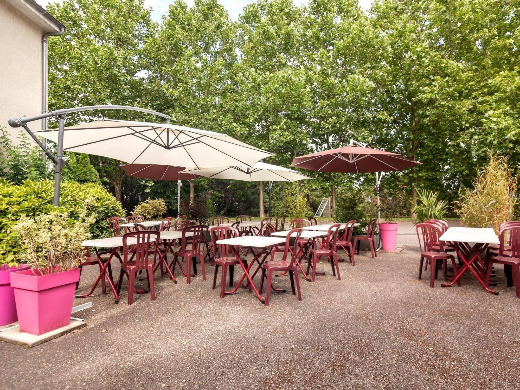 Logis Hotel Le Moulin Des Gardelles Riom Dış mekan fotoğraf