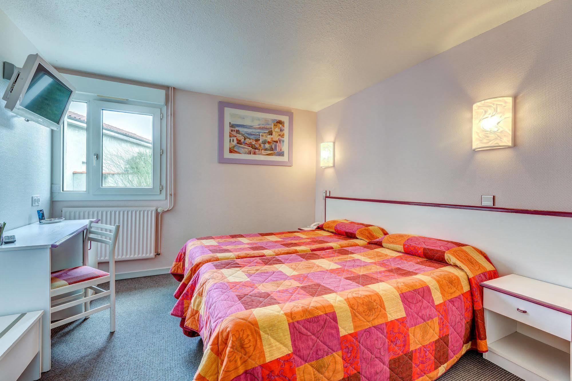 Logis Hotel Le Moulin Des Gardelles Riom Dış mekan fotoğraf