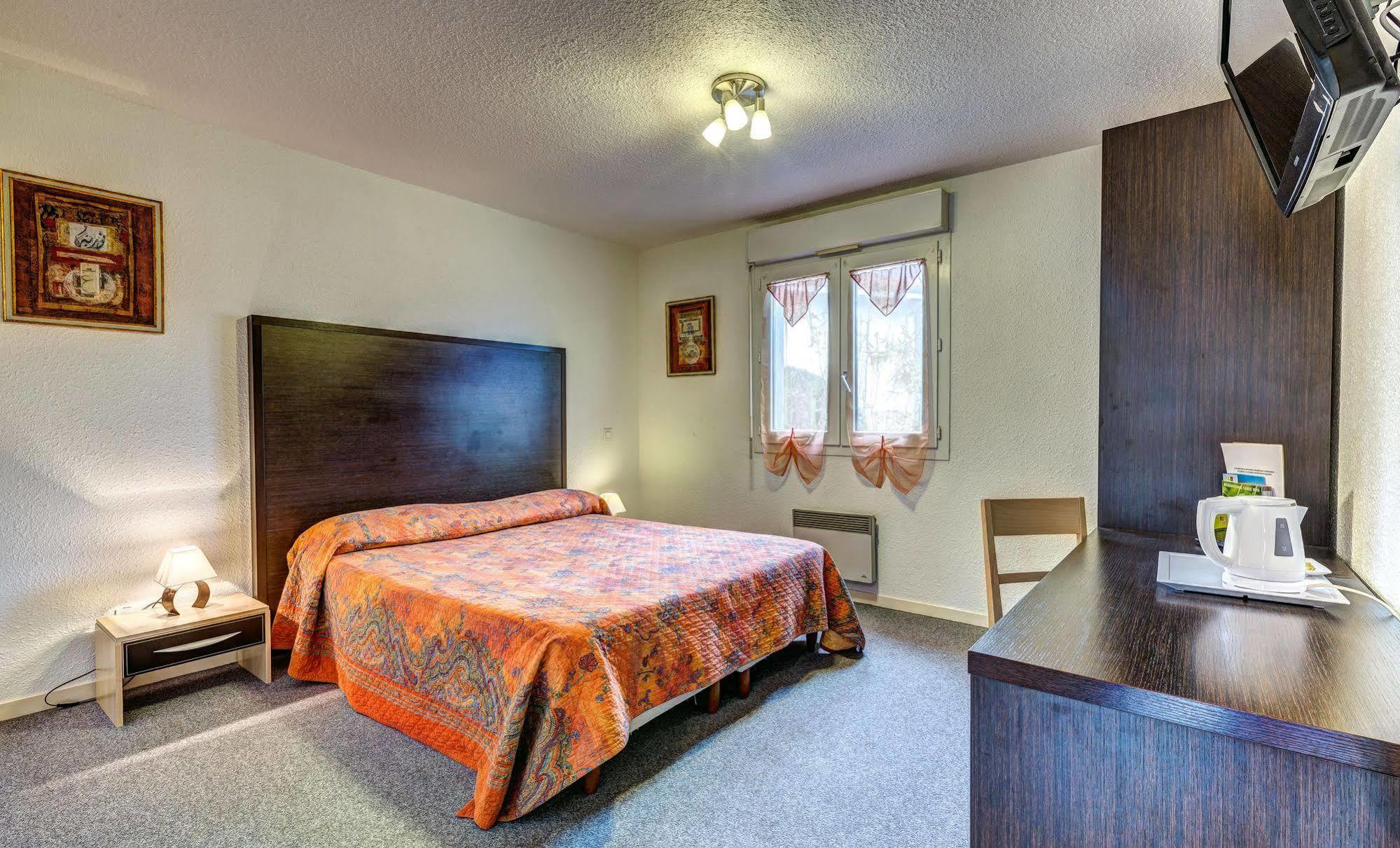 Logis Hotel Le Moulin Des Gardelles Riom Dış mekan fotoğraf