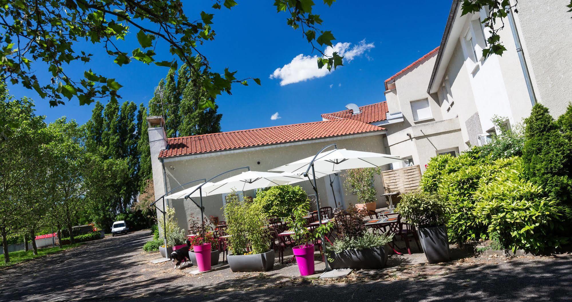 Logis Hotel Le Moulin Des Gardelles Riom Dış mekan fotoğraf