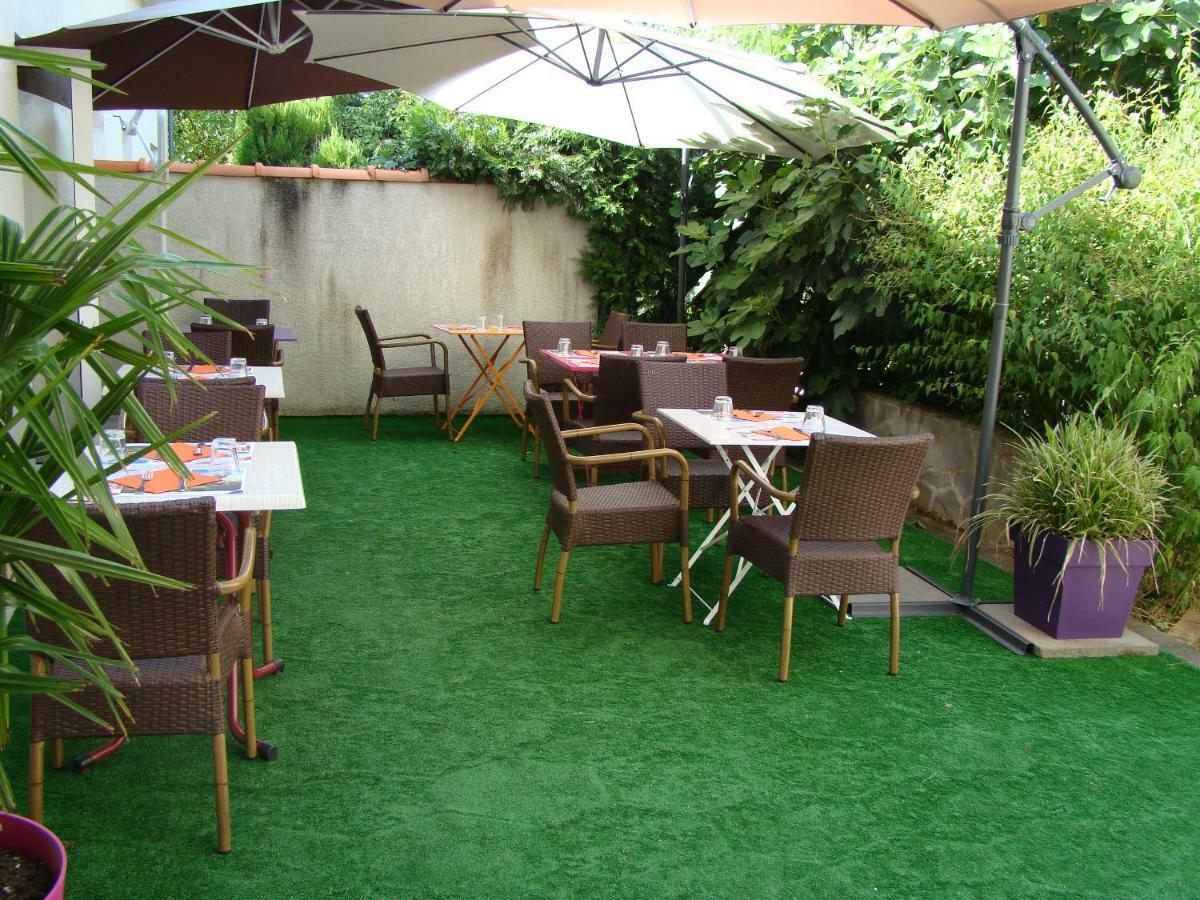 Logis Hotel Le Moulin Des Gardelles Riom Dış mekan fotoğraf