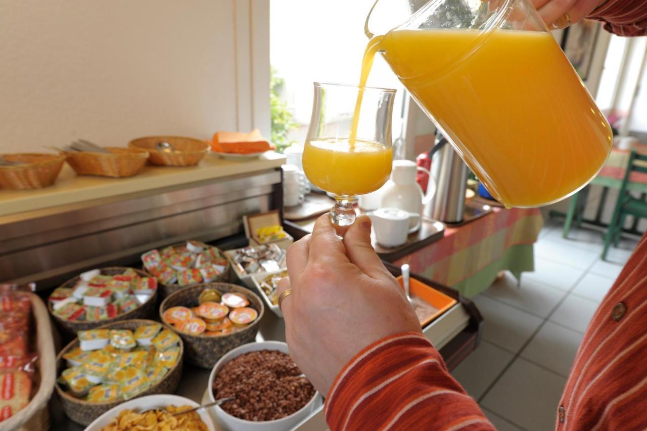 Logis Hotel Le Moulin Des Gardelles Riom Dış mekan fotoğraf